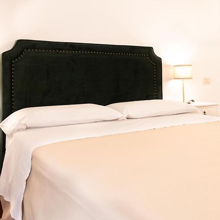 Charme & Chic San Giacomo Rome Extérieur photo
